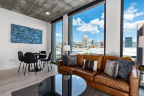 Best views! Lux 9th fl Gym Pking Pool Htub King BD Salt Lake City
